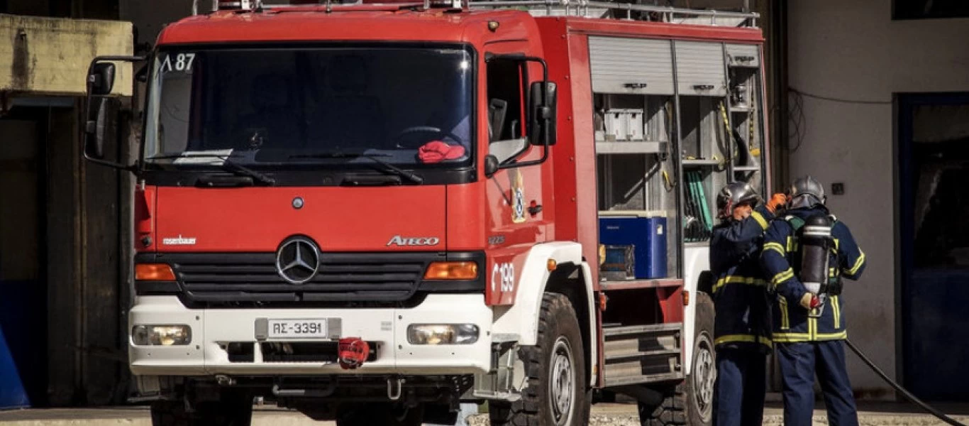 Θεσσαλονίκη: Πυρκαγιά σε σταθμευμένο φορτηγάκι στις Συκιές